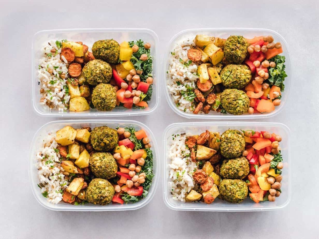 Meal prepping your meal from the post 20 Amazing Ways On How To Simplify Your Life