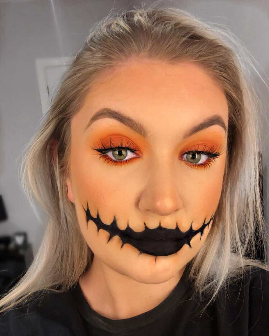 If you are looking for easy, simple, or last-minute Halloween makeup ideas to try, then here are 20+ easy Halloween makeup ideas.