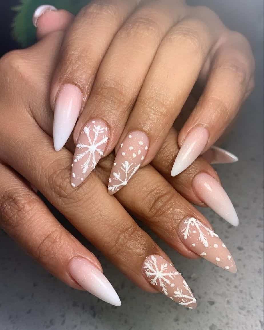 50 Best Christmas Nails Designs To Try This Year