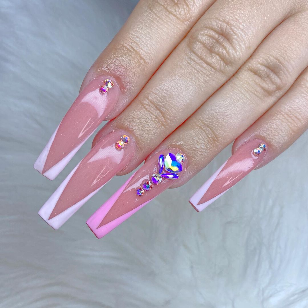 25 Stunning Valentine's Day Nails To Love This Year