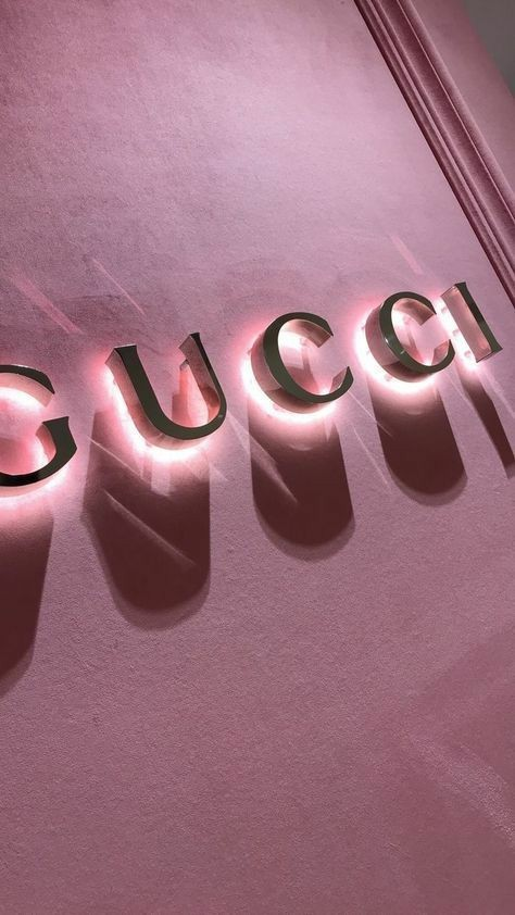 PINK GUCCI WALLPAPERS